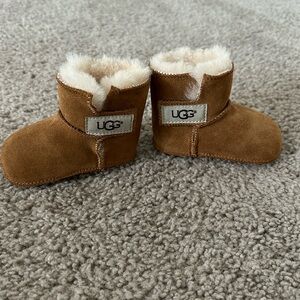 Ugg Kid's Keelan Water Resistant Boot. Size 2/3. Never Worn